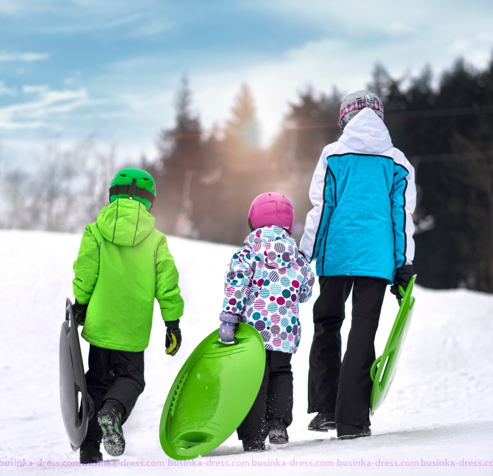 Matis Blog: ZIMSKE RADOSTI - DRVENE I PLASTIČNE SANJKE